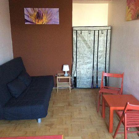 Comedy Apartment Budapest Szoba fotó